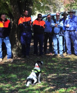Missy demonstrates OHW find for Tooma field day participants_15Apr2015_photoGlenSanders